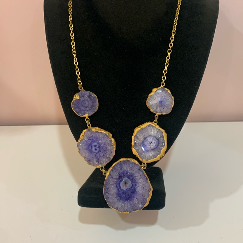 Fabulous signed Mela Artisans purple quartz reef runner gold tone necklace 26”
